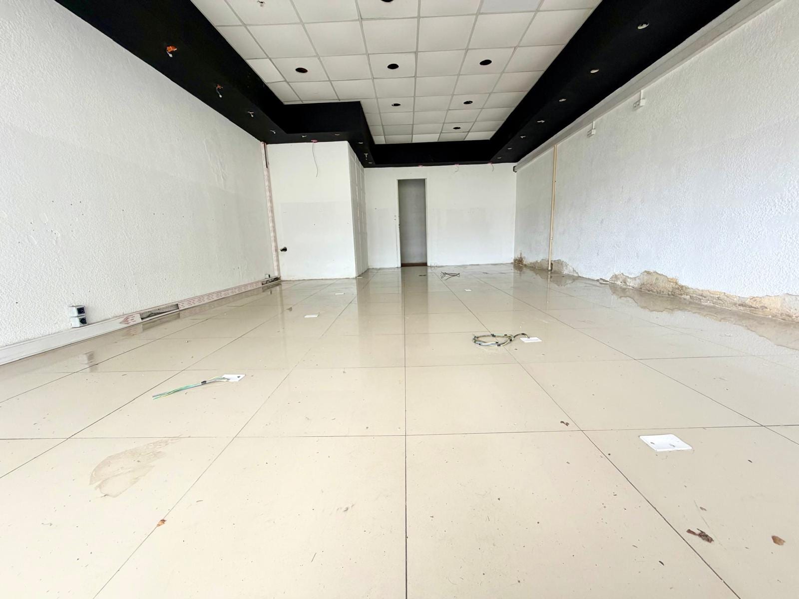 Alquiler Local Comercial en Parque Balle · Foto 7