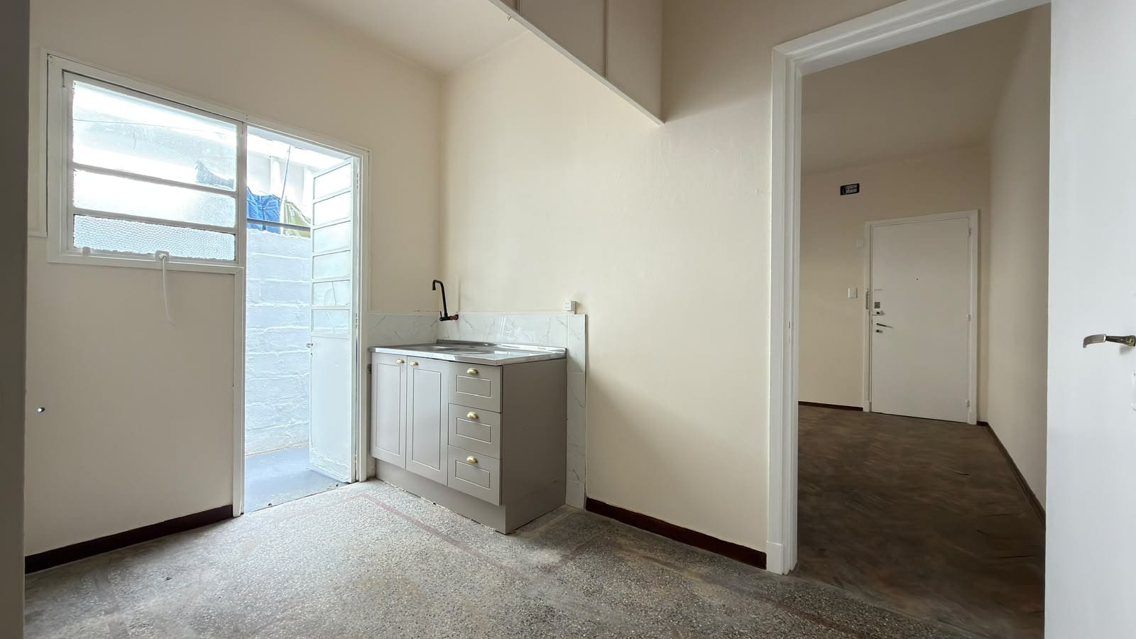 Blanqueada Alquiler apartamento 1 dormitorio con patio exclusivo Campana y Roletti 003 · Foto 7