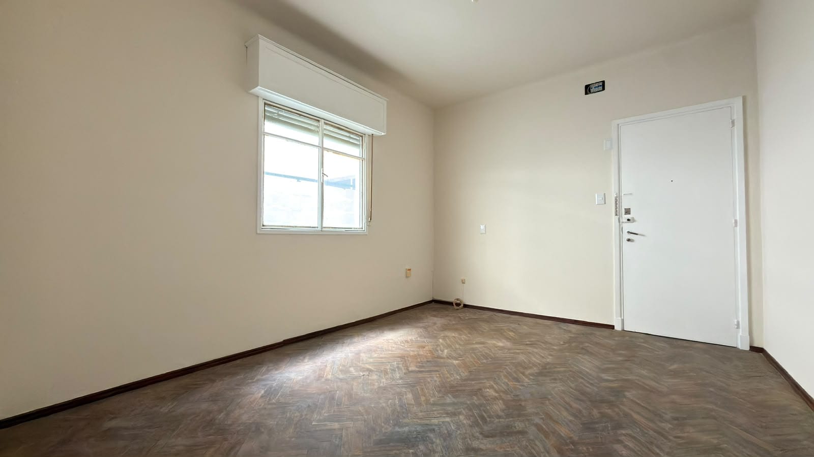 Blanqueada Alquiler apartamento 1 dormitorio con patio exclusivo Campana y Roletti 003 · Foto 9
