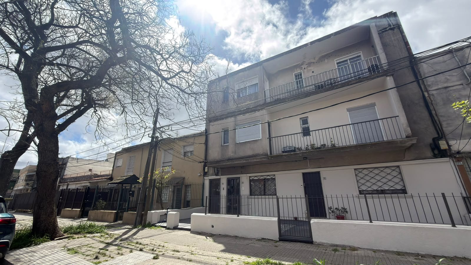 Blanqueada Alquiler apartamento 1 dormitorio con patio exclusivo Campana y Roletti 003
