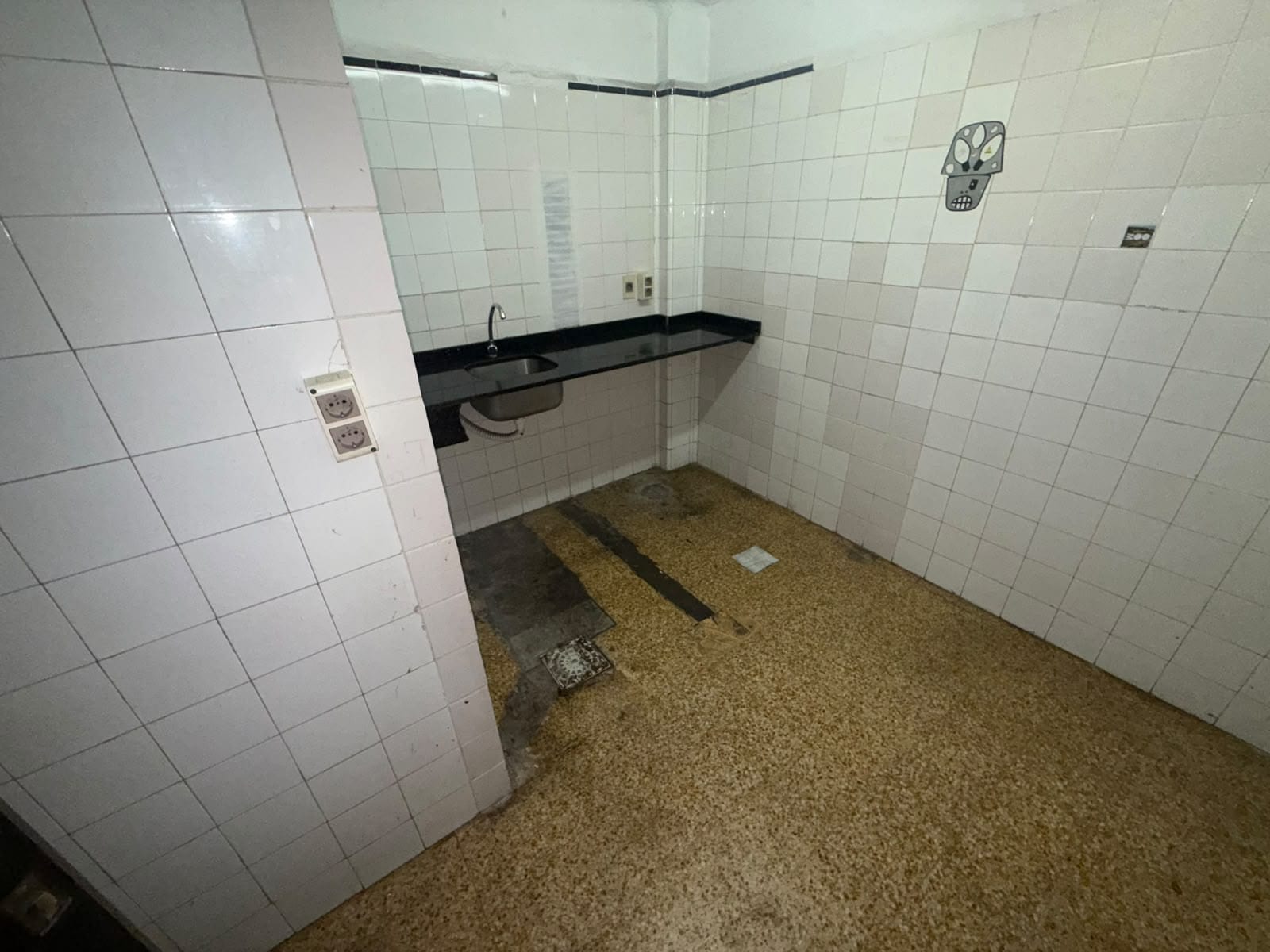 ALQ. LOCAL AGRACIADA 4049 · Foto 4