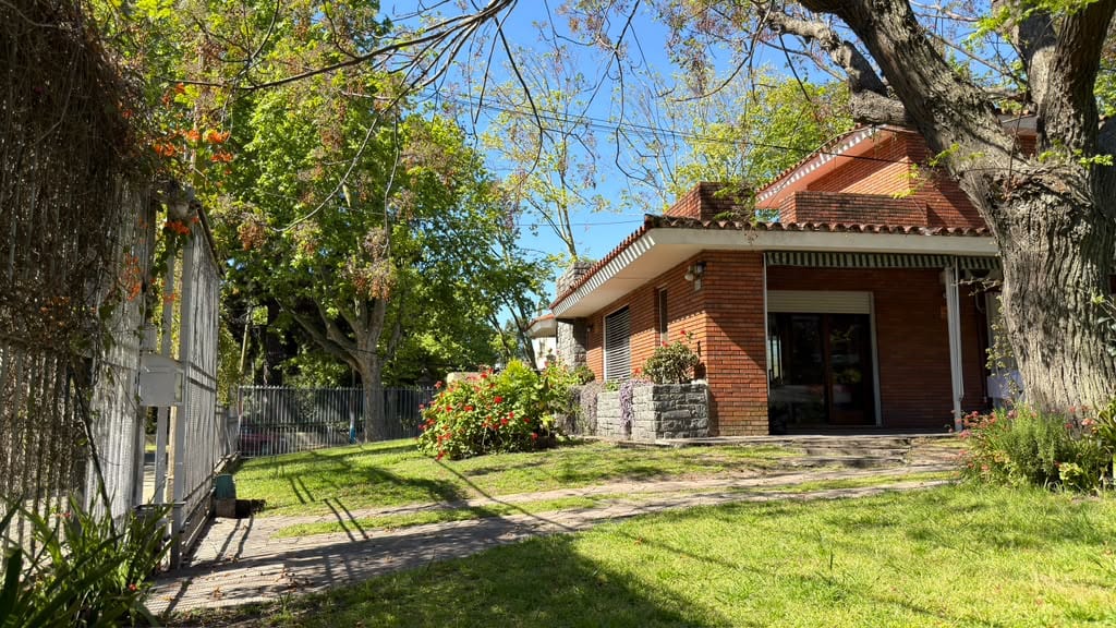 ALQ. CASA LUIS ALBERTO DE HERRERA 4195 · Foto 1